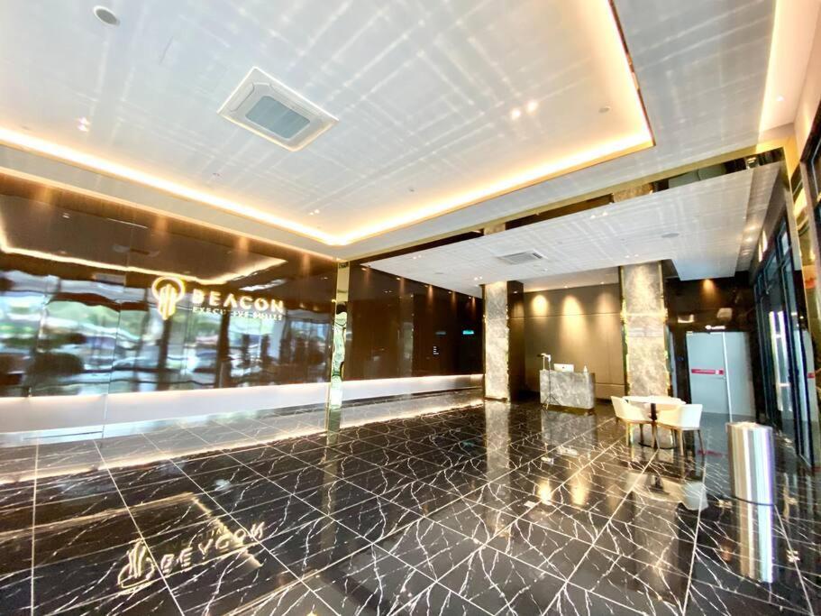 Beacon Executive #executive #skypool #georgetown #6pax #2br 2bath #1queen 4single #quality Well Maintained #private Host