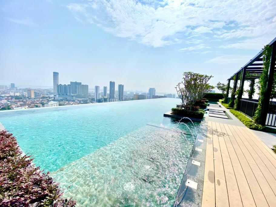 Beacon Executive #executive #skypool #georgetown #6pax #2br 2bath #1queen 4single #quality Well Maintained #private Host Apartment