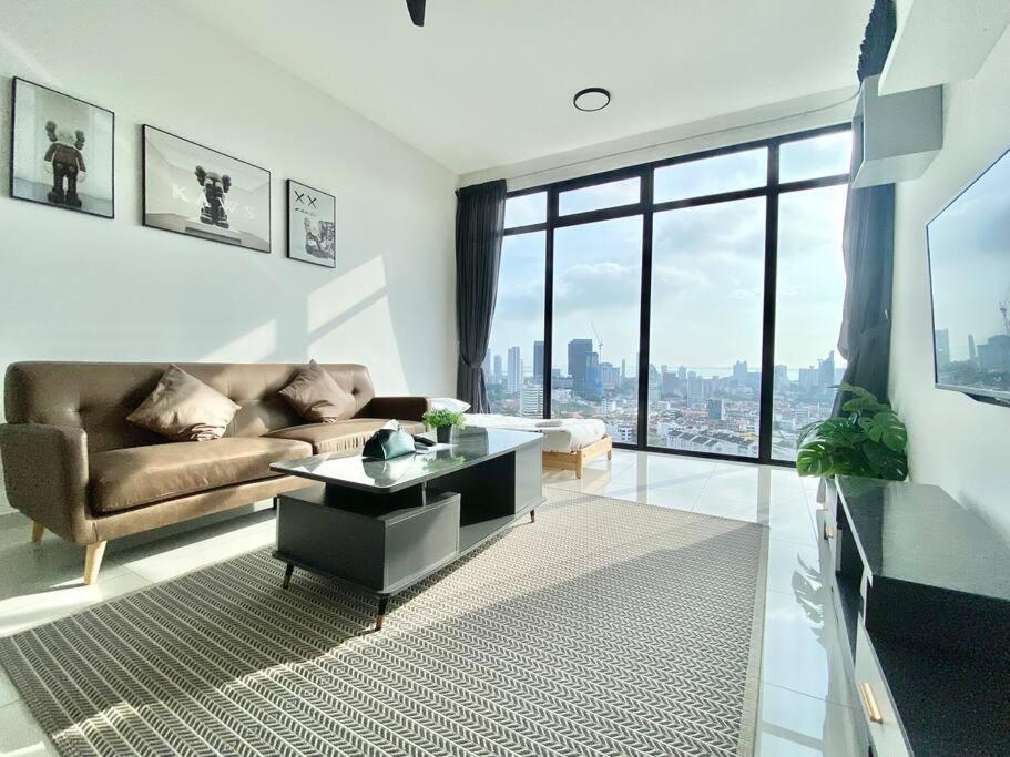 Beacon Executive #executive #skypool #georgetown #6pax #2br 2bath #1queen 4single #quality Well Maintained #private Host Apartment