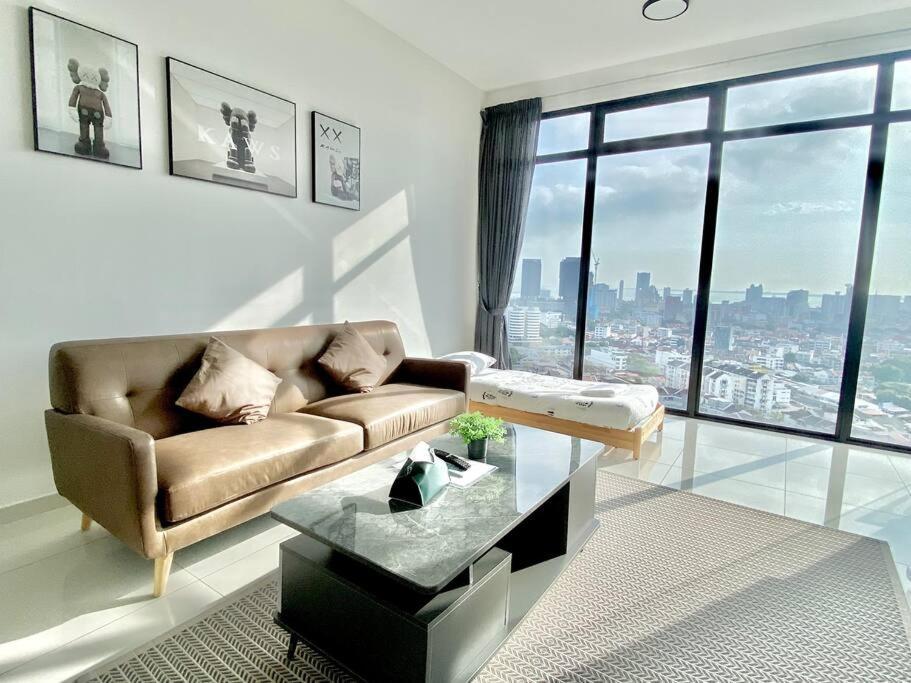 Beacon Executive #executive #skypool #georgetown #6pax #2br 2bath #1queen 4single #quality Well Maintained #private Host